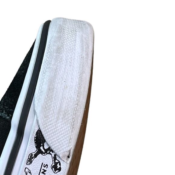 Vans Off The Wall Low Top Skull Sneakers - Picture 11 of 13